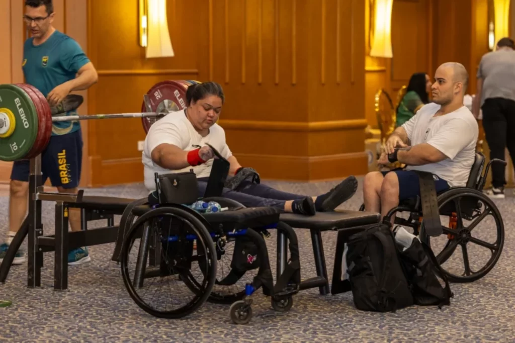 Foto Edilandia 1024x682 1 rdb0vr4l8ppk4g23dekwz8s6dt3rl06omiuir3s31y Atleta de Urandi, Edilândia Araújo, conquista 4º lugar e alcança melhor resultado do Brasil no Mundial de Halterofilismo