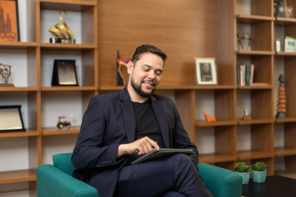 SAMUEL COSTA Sicoob Credinor - 40 anos: GENTE QUE FAZ ACONTECER