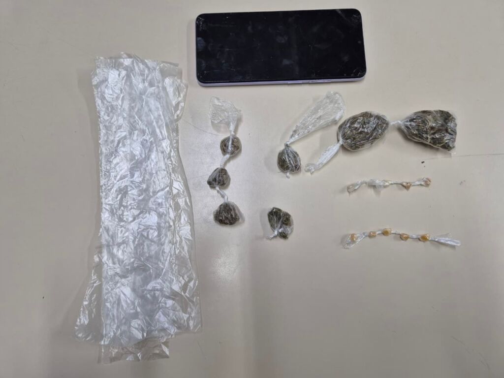 WhatsApp Image 2025 10 04 at 12.03.22 Homem é preso por tráfico de drogas em Guanambi