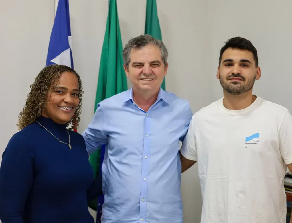 🩺 Novos Agentes Comunitarios de Saude tomam posseNa tarde desta quarta feira 23 de outubro Prefeito de Sebastião Laranjeiras dá posse a novos Agentes Comunitários de Saúde