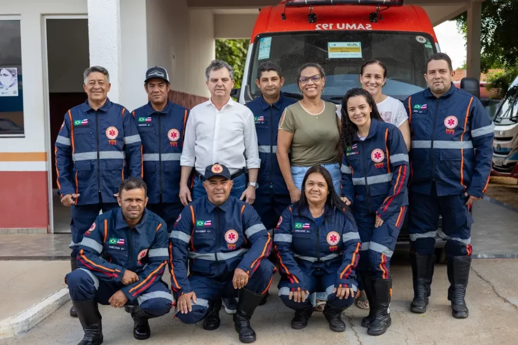 SaveClip.App 573856647 18087492782508186 148312501742726852 n Sebastião Laranjeiras reforça estrutura da saúde com nova ambulância do SAMU e entrega de uniformes aos profissionais