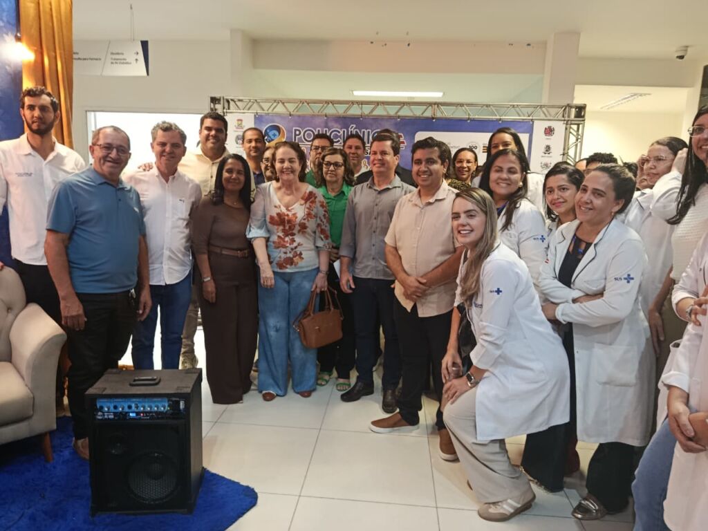 WhatsApp Image 2025 11 26 at 17.31.56 Municípios da microrregião de saúde do Alto Sertão se reúnem e celebram 8 anos da Policlínica Regional de Saúde
