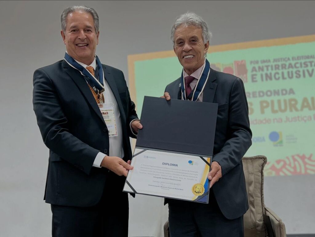 587756213 18431933413107684 5610281999745960954 n Guanambiense Vandilson Costa recebe Medalha de Mérito da Ouvidoria do TRE-BA em solenidade realizada em Juazeiro