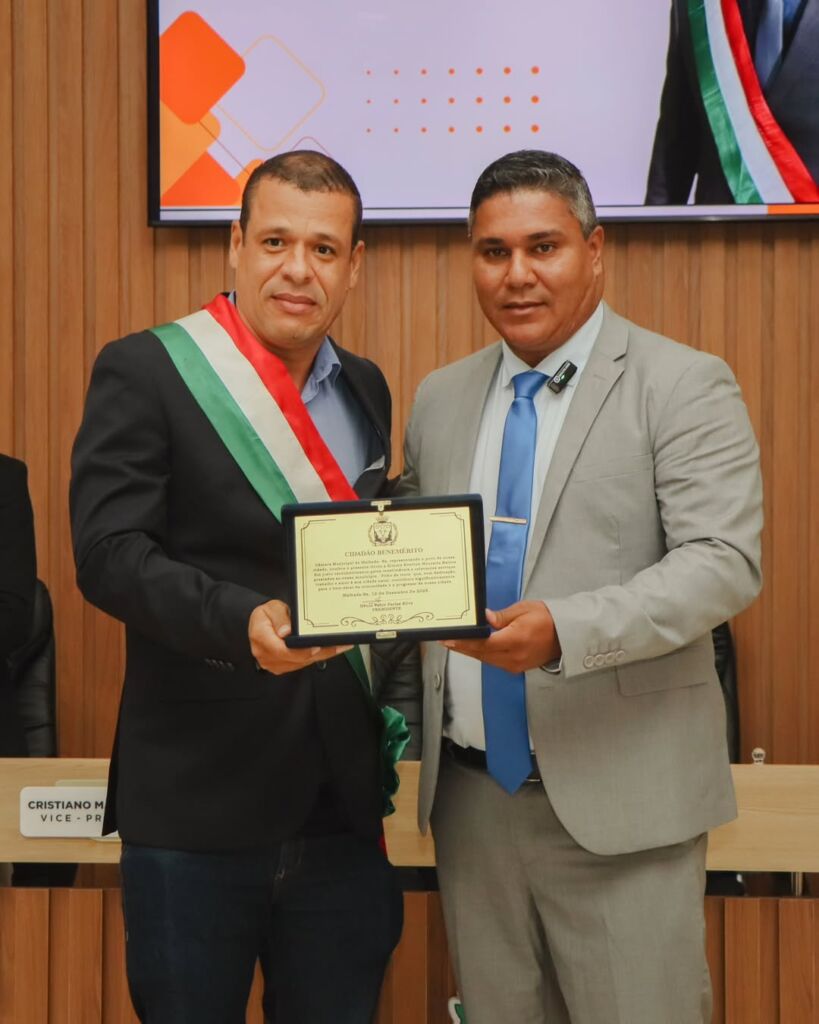 SaveClip.App 590401203 18081735425515955 2869732085844762930 n Prefeito de Malhada, Dr. Gimmy, recebe título de cidadão em solenidade na Câmara Municipal