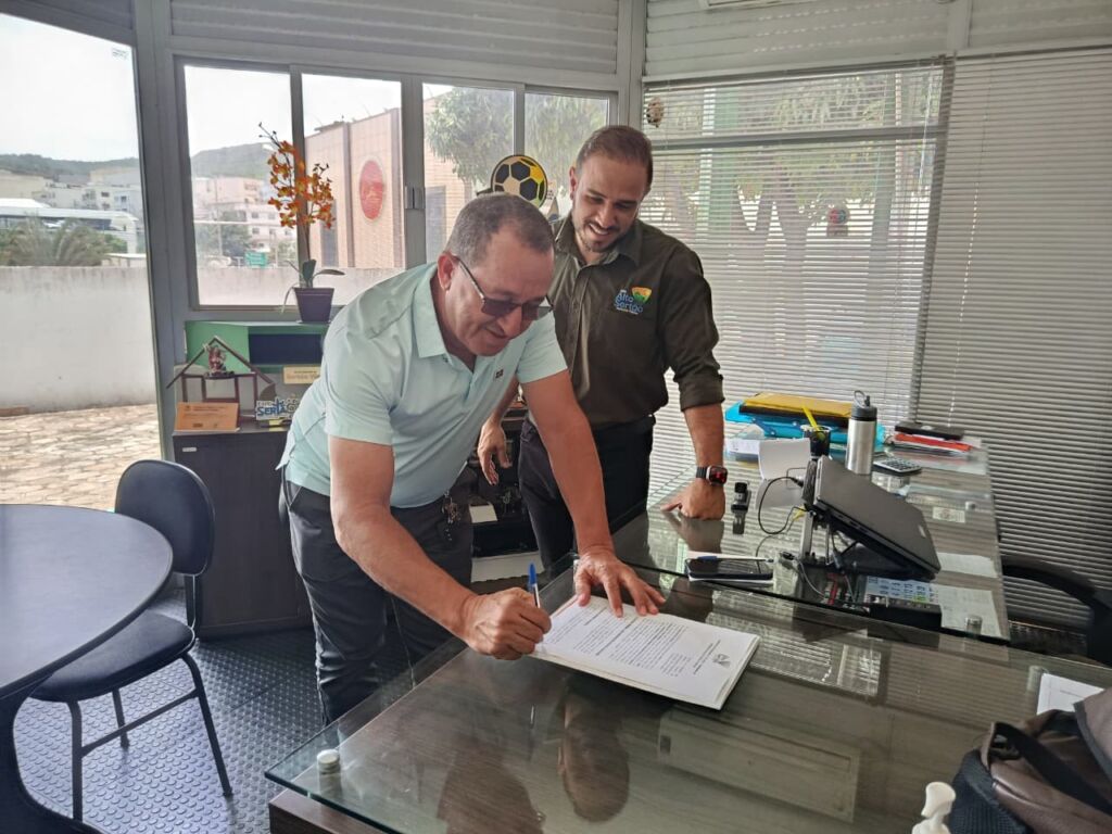 WhatsApp Image 2025 12 09 at 13.17.10 Prefeitura de Pindaí firma contrato para nova etapa de requalificação urbana com sinalização e modernização viária