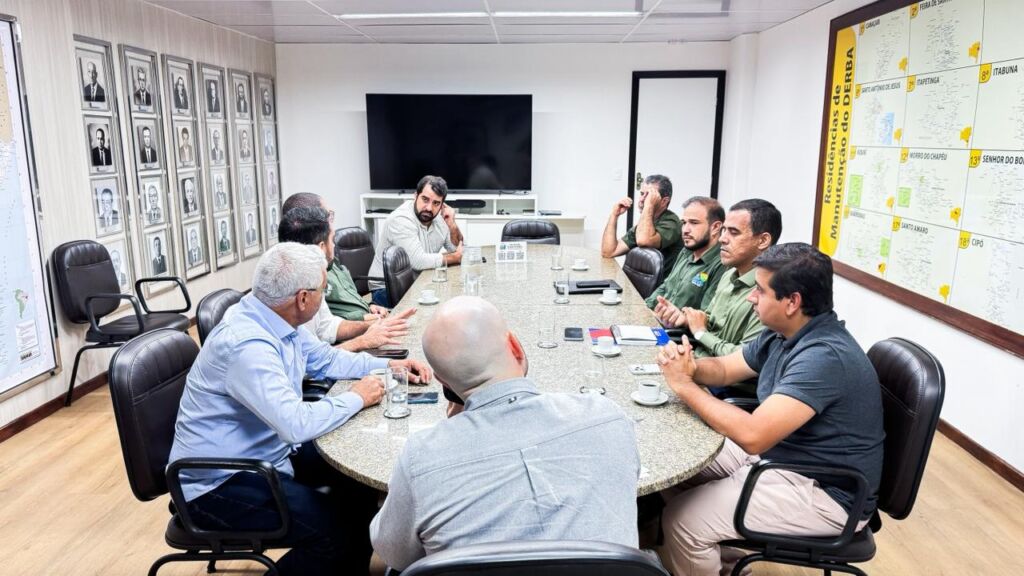 WhatsApp Image 2026 01 21 at 13.26.34 Prefeito de Urandi cumpre agenda em Salvador e apresenta demandas nas áreas de esporte e infraestrutura