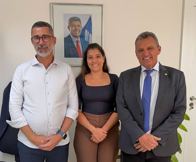 648067483 1488562259502789 5974684794195050467 n Deputado Charles Fernandes anuncia autorização para projetos de abastecimento de água em Guanambi, Tanque Novo e Caetité