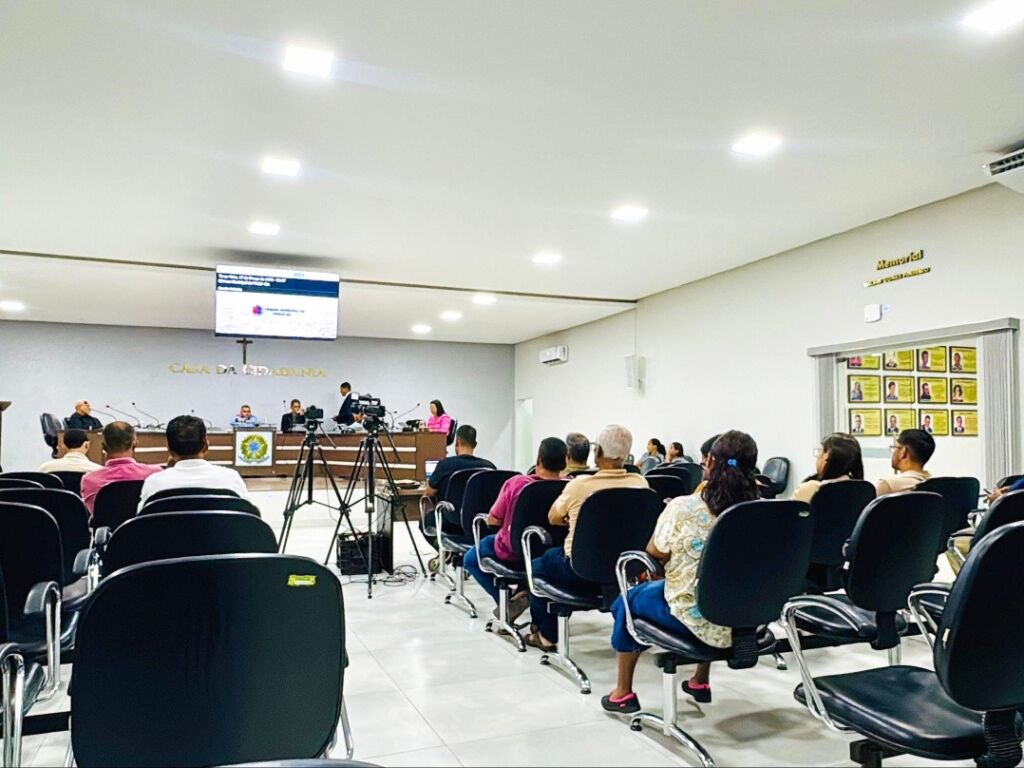 SaveClip.App 654200770 1358851036278284 790352568756263386 n Câmara de Pindaí realiza sessão ordinária e aprova projetos e indicações