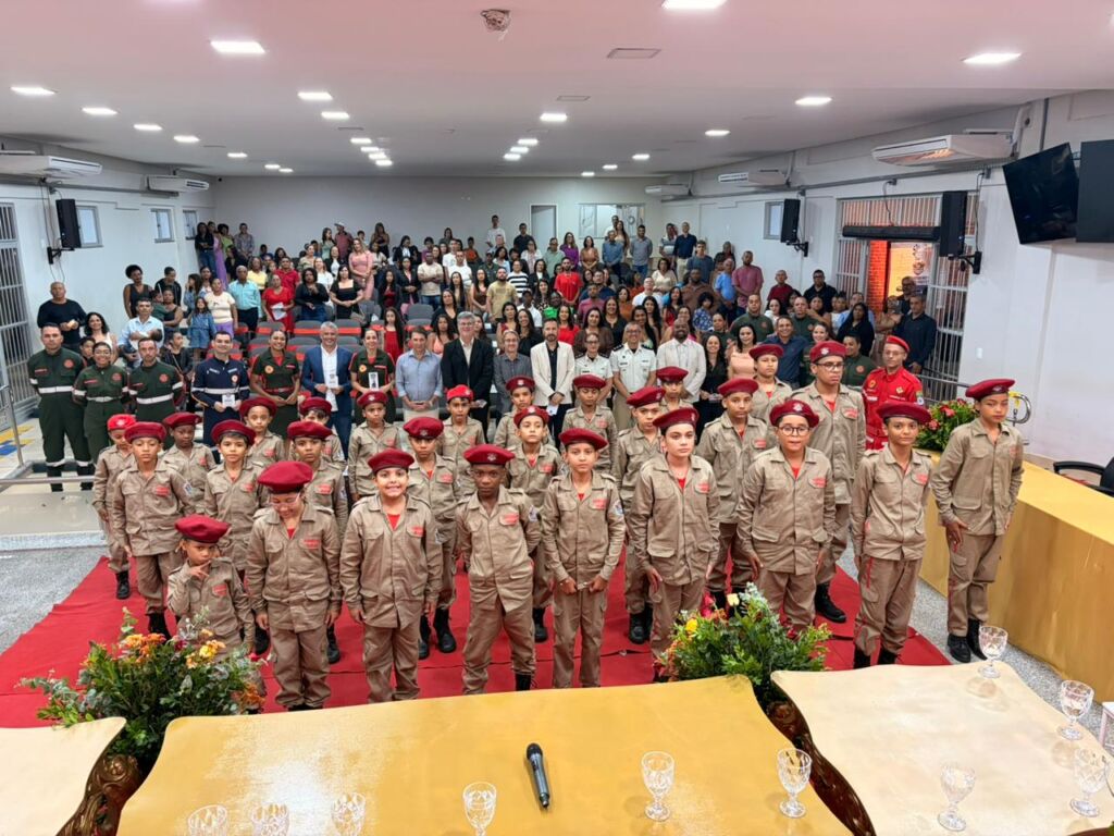 WhatsApp Image 2026 02 28 at 12.40.15 1 Formatura do Projeto Bombeiro Mirim em Guanambi