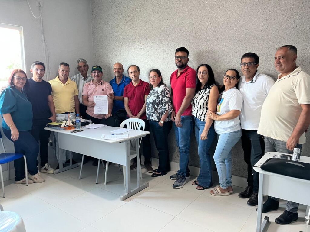 WhatsApp Image 2026 03 11 at 10.20.35 Prefeito de Pindaí assina ordem de serviço para construção de escola de educação integral de R$ 3,7 milhões