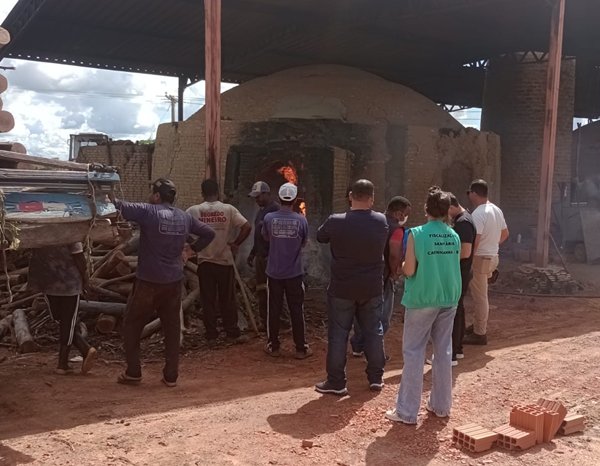 carinhanha Polícia Civil e Vigilância Sanitária realizam incineração de drogas apreendidas em Carinhanha