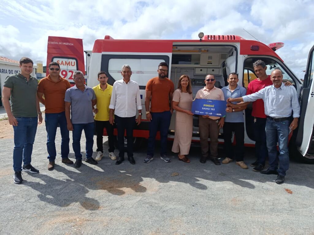 WhatsApp Image 2026 04 04 at 09.46.45 1 Prefeito de Pindaí autoriza construção de pontes e entrega ambulância para o SAMU
