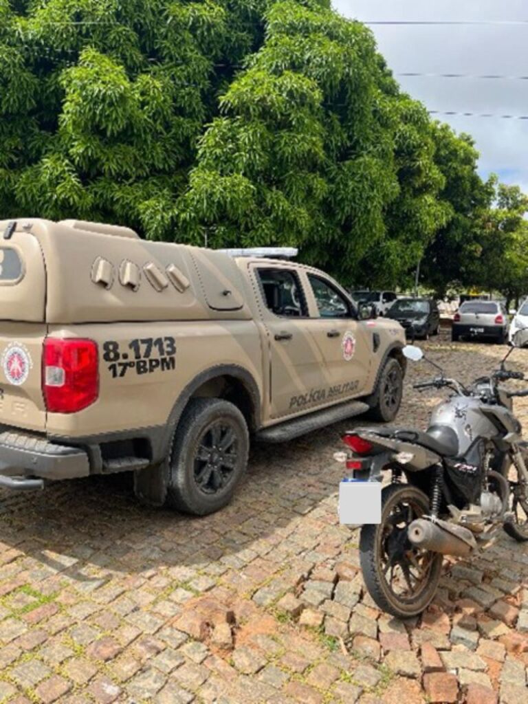 WhatsApp Image 2026 04 05 at 09.25.09 Polícia Militar apreende motocicleta com sinais de adulteração no centro de Guanambi
