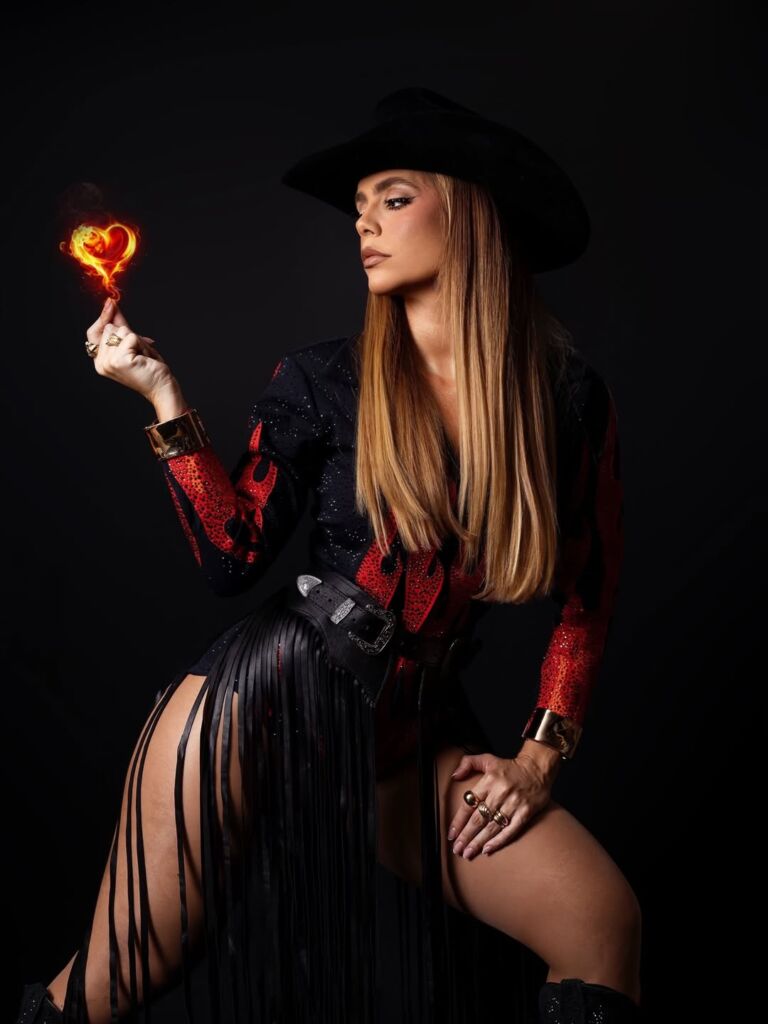 SaveClip.App 628656113 18559954747021022 2390052578158647057 n Mariana Fagundes é anunciada como primeira atração do São João de Pindaí