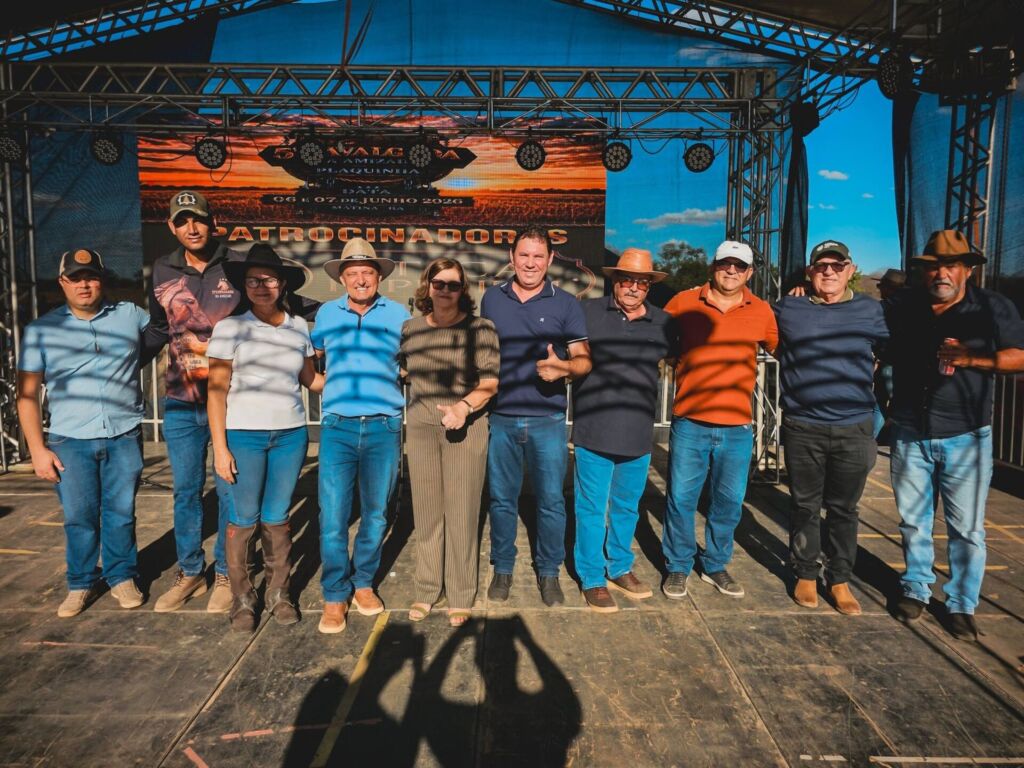 719009445 1563792448646436 576052076687982427 n Deputado Charles Fernandes cumpre agenda em Malhada e Matina durante eventos tradicionais da região
