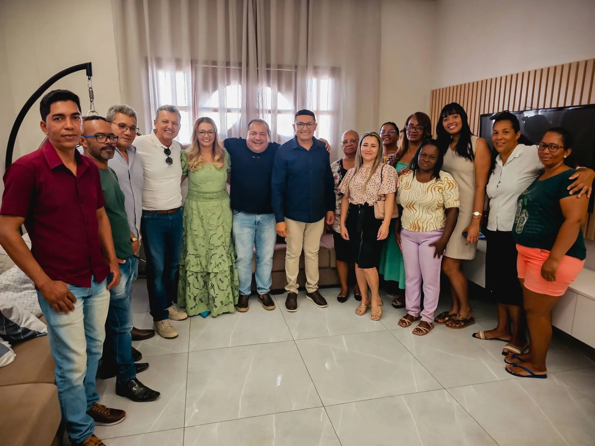 721734206 1568113171547697 3012217400141905688 n Deputado Charles Fernandes cumpre agenda em Xique-Xique e Barra e dialoga com lideranças da região