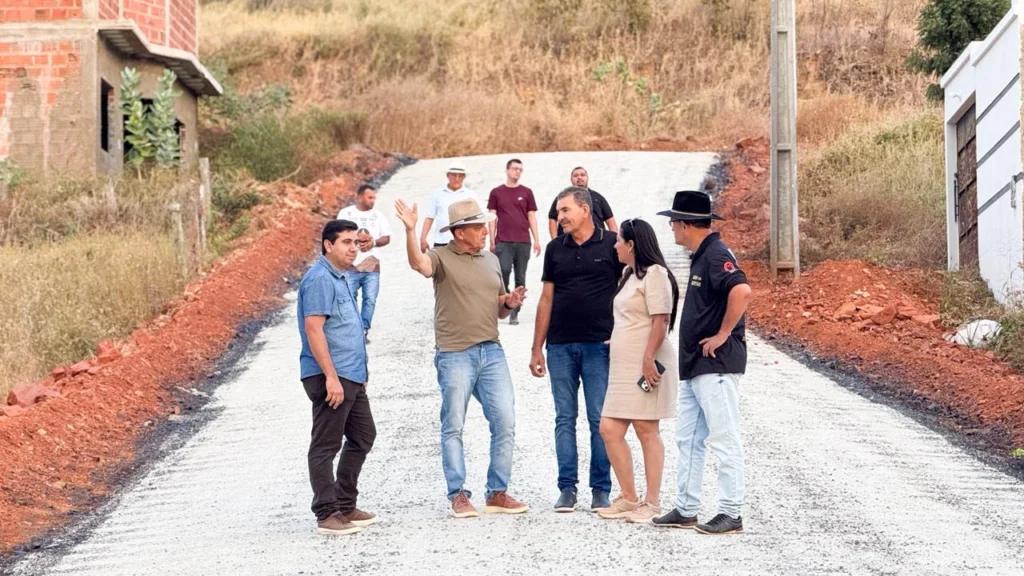 URANDI 2 Deputado Charles Fernandes visita obras em Urandi e anuncia novos investimentos para pavimentação e saúde