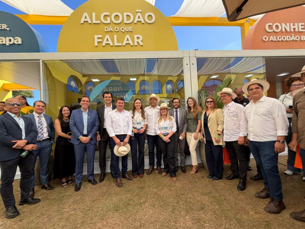 WhatsApp Image 2026 06 08 at 17.57.24 Ivana Bastos destaca papel do Parlamento no fortalecimento do agro durante abertura da Bahia Farm Show 2026