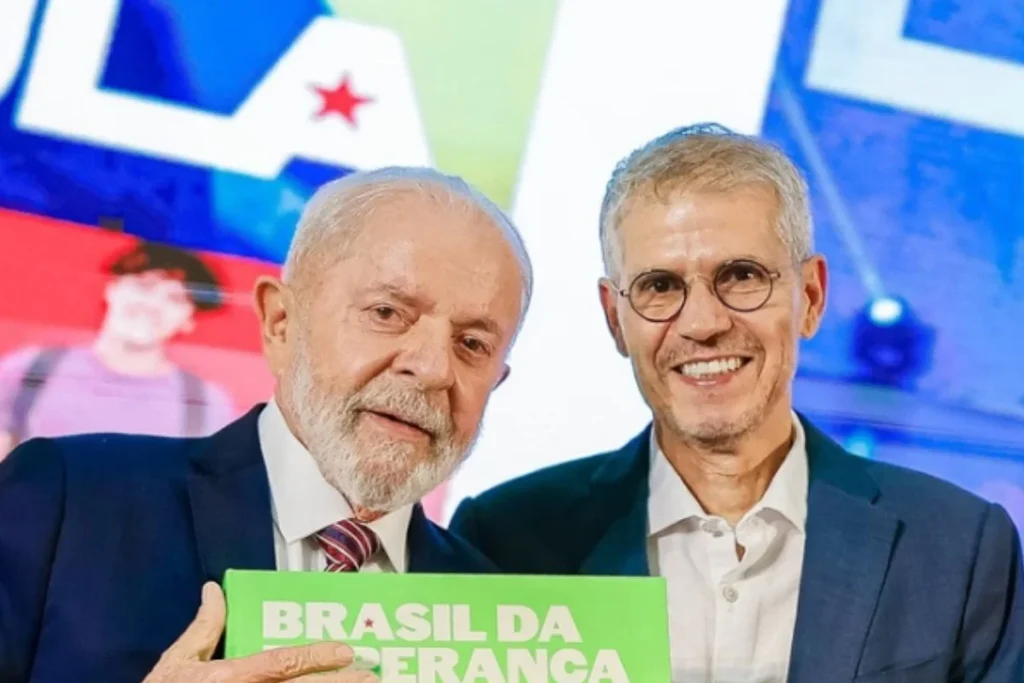 Lula e Sidonio Lula decide manter Sidônio Palmeira na Secom e entrega coordenação da campanha a publicitário baiano; veja quem é