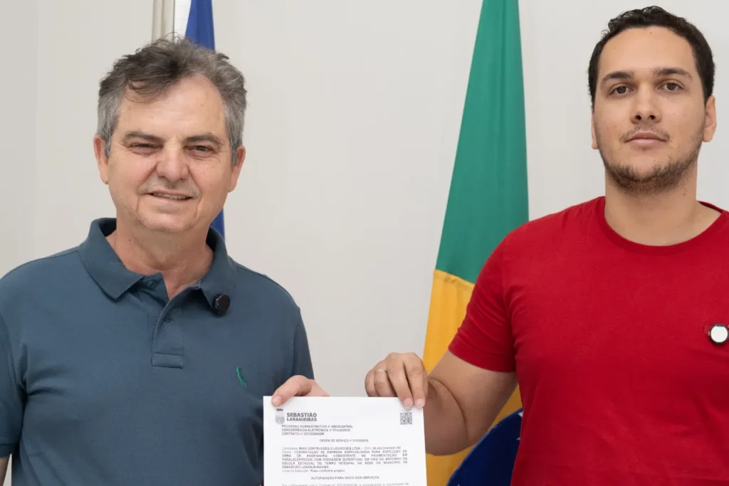 SaveClip.App 746261762 18097897124193073 5731999339578630723 n Prefeito Dr. Pedro Malheiros assina ordem de serviço para pavimentação no entorno do Colégio Dom Pedro I em Sebastião Laranjeiras