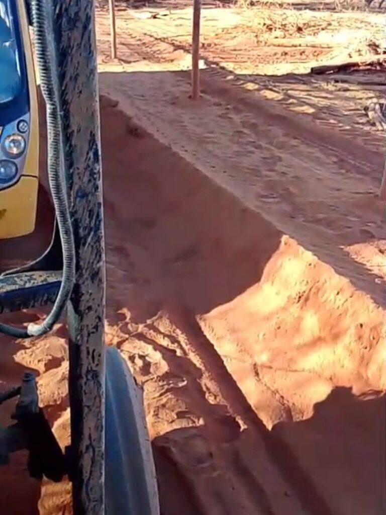 SaveClip.App 775868504 18417365623150585 2513053604978010282 n Prefeitura de Iuiu notifica empresa e cobra recuperação de estradas rurais danificadas por obras de linha de transmissão