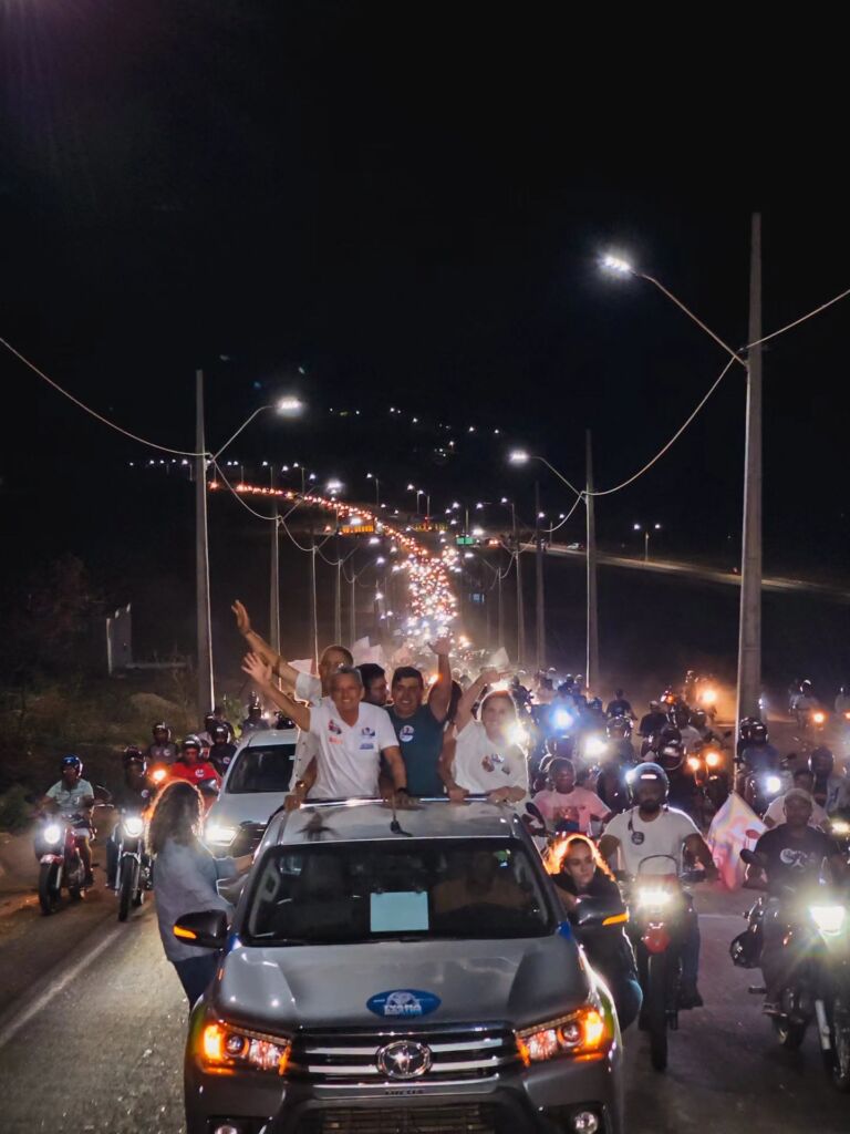 813583067 2469023330256254 1060657036266032243 n Carreata e comício movimentam Urandi em apoio a candidaturas da base de Warlei Oliveira