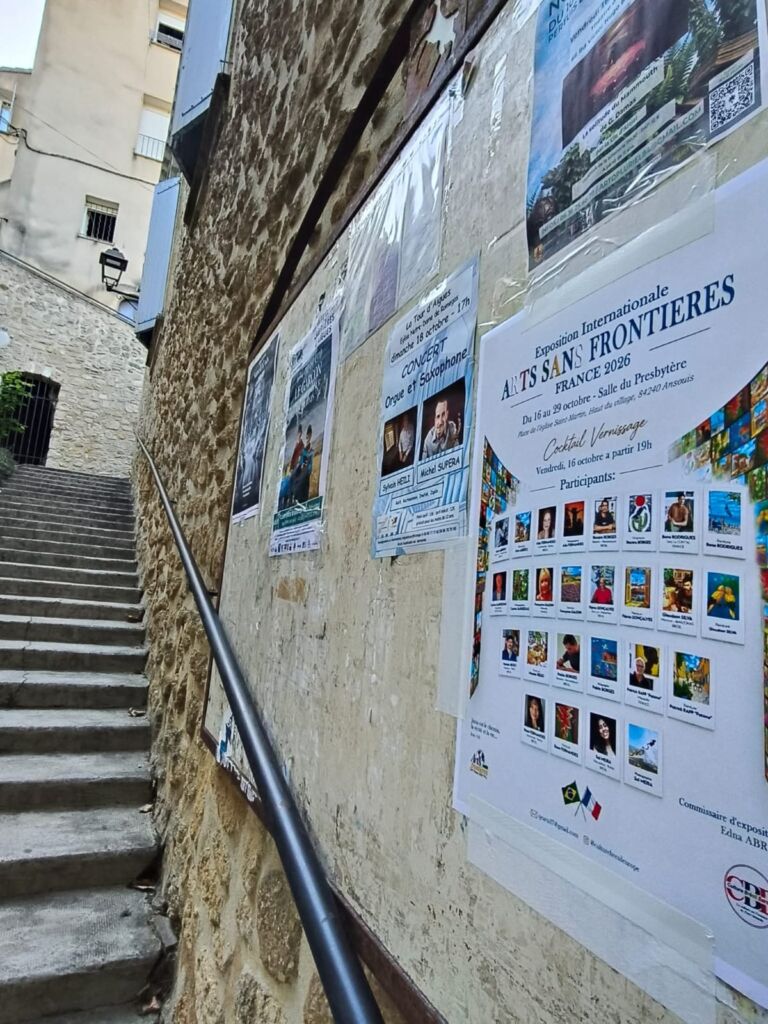 WhatsApp Image 2026 10 18 at 14.43.24 Artistas de Guanambi e Macaúbas participam de exposição internacional na França